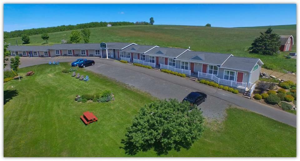 Evangeline Inn & Motel Grand-Pre Exterior photo