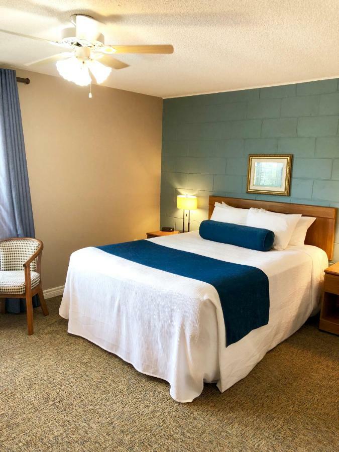 Evangeline Inn & Motel Grand-Pre Exterior photo